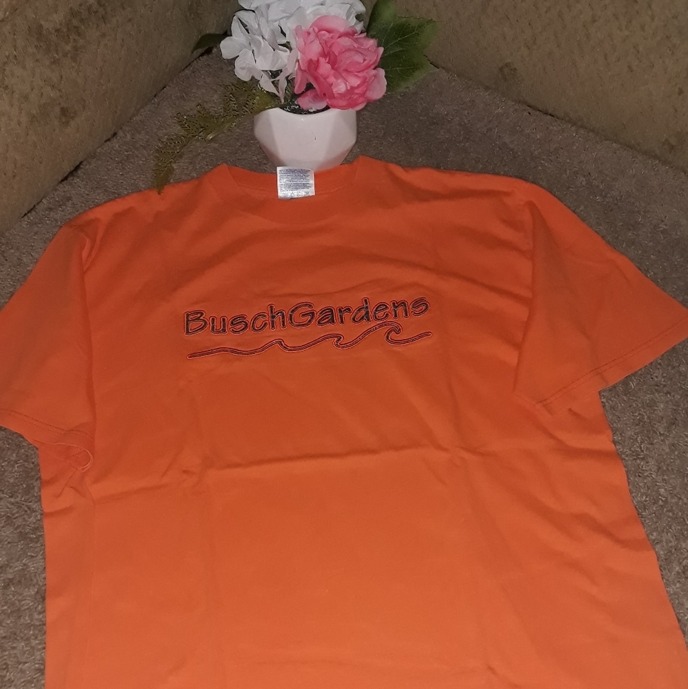 Vintage (Size L) Busch Gardens Puff Paint Graphic T-Shirt